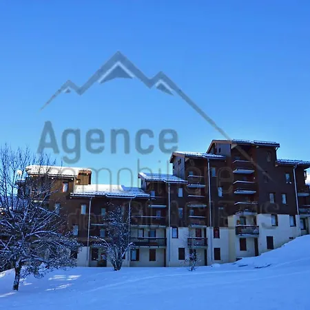 Renove Idealement Situe A Montchavin, Proches Pistes Et Commerces, Avec Balcon Et Parking Gratuit - Fr-1-329-22 * La Plagne